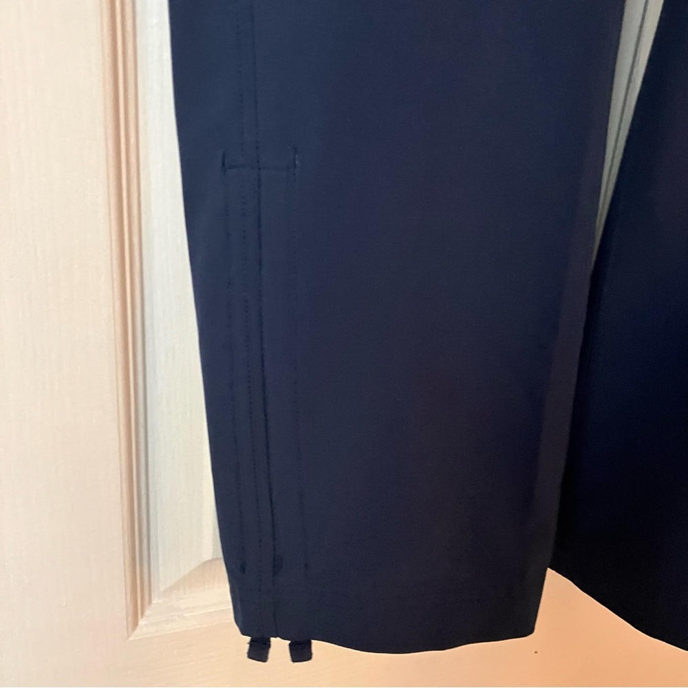 Eddie Bauer Women's Size 12 Blue Navy Ripstop Crop Pants With Pockets - Picture 5 of 14